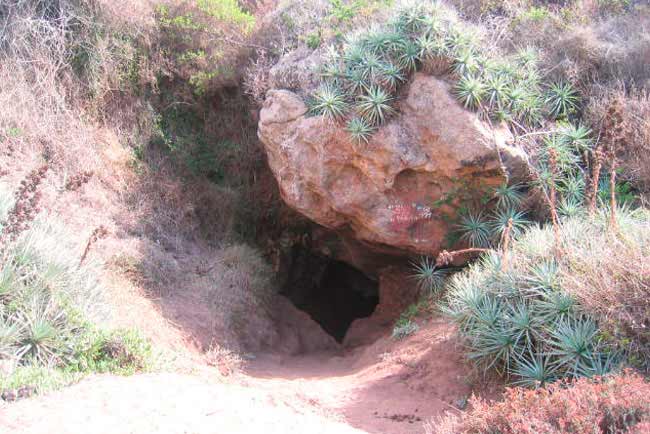 Cueva Quintrala